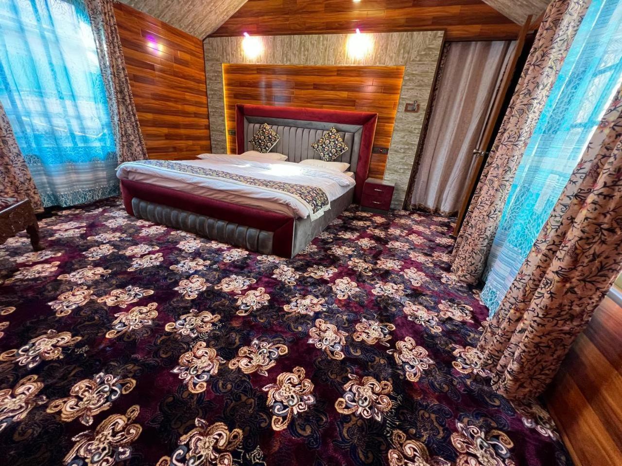 The Heritage Safina Group Of Houseboats Srīnagar Exteriér fotografie