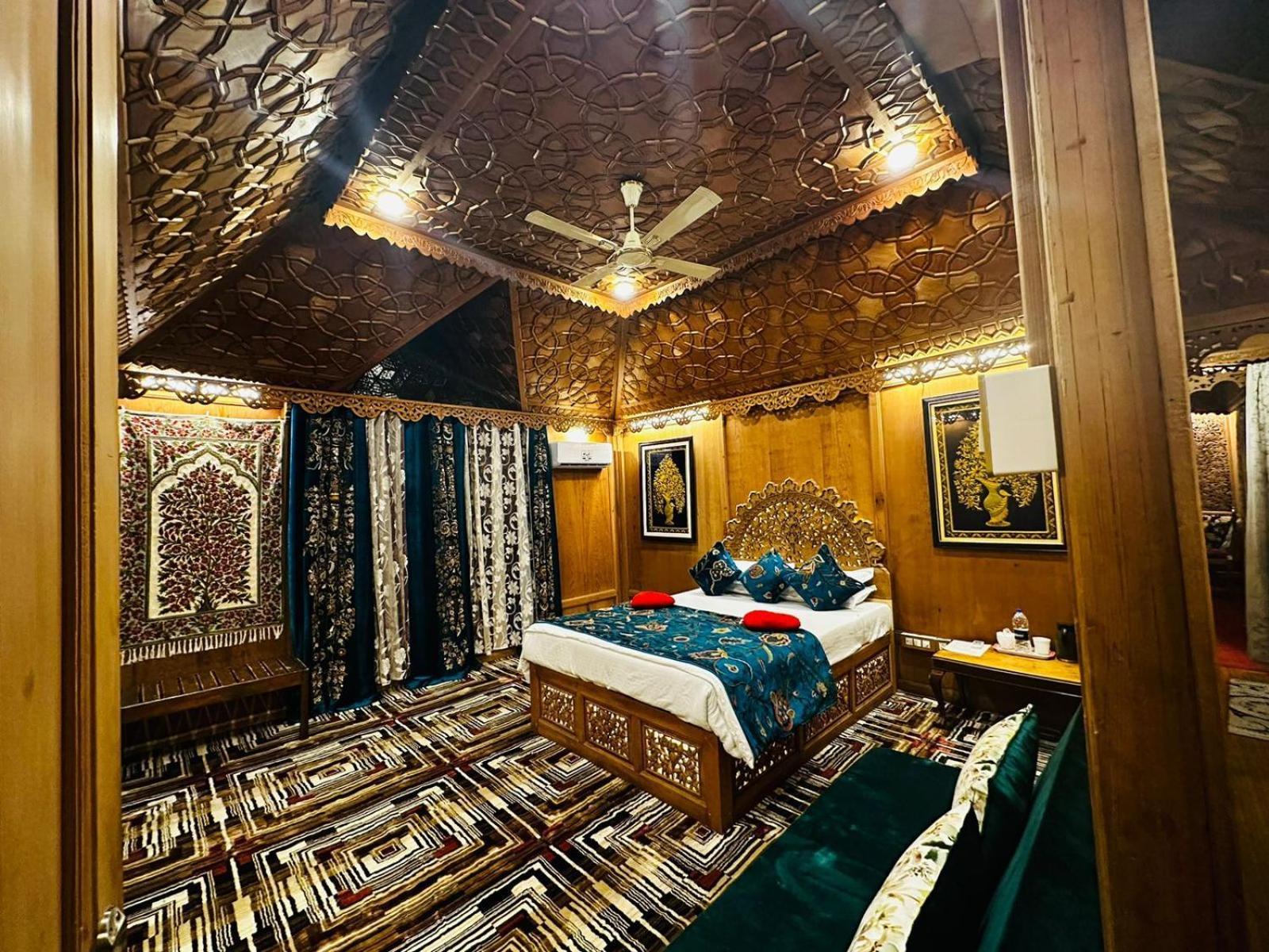 The Heritage Safina Group Of Houseboats Srīnagar Exteriér fotografie