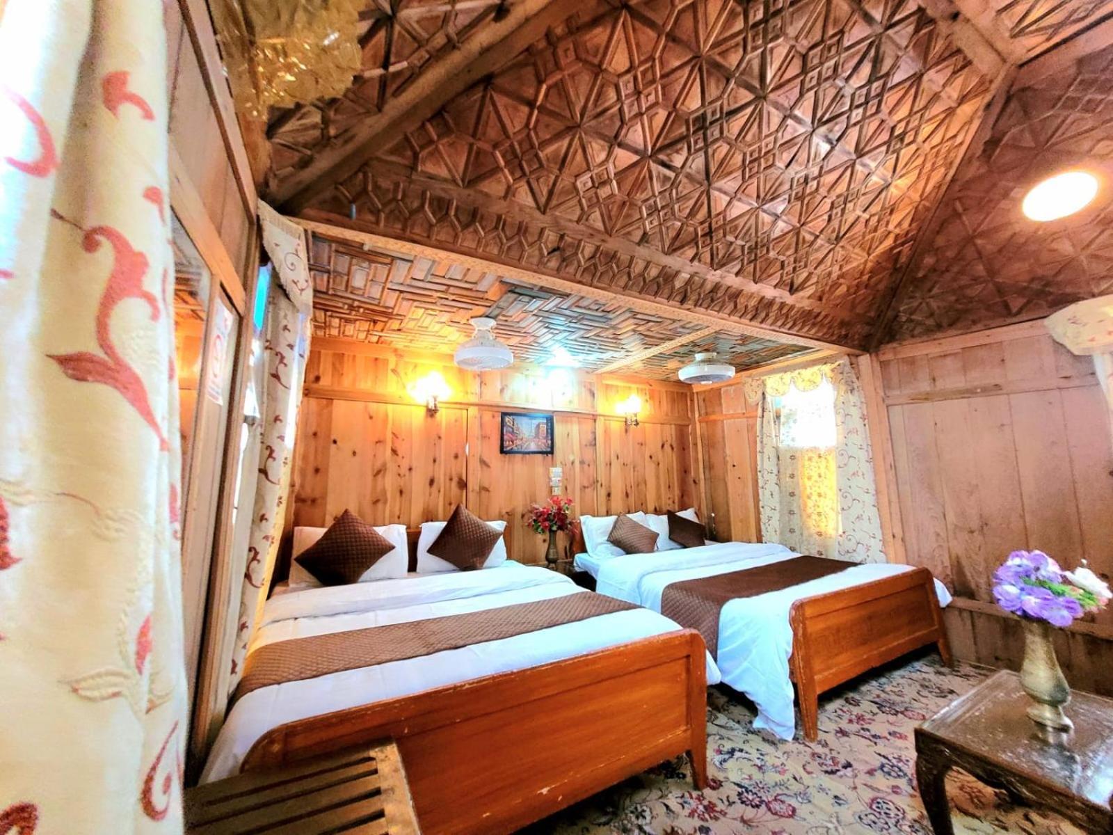 The Heritage Safina Group Of Houseboats Srīnagar Exteriér fotografie