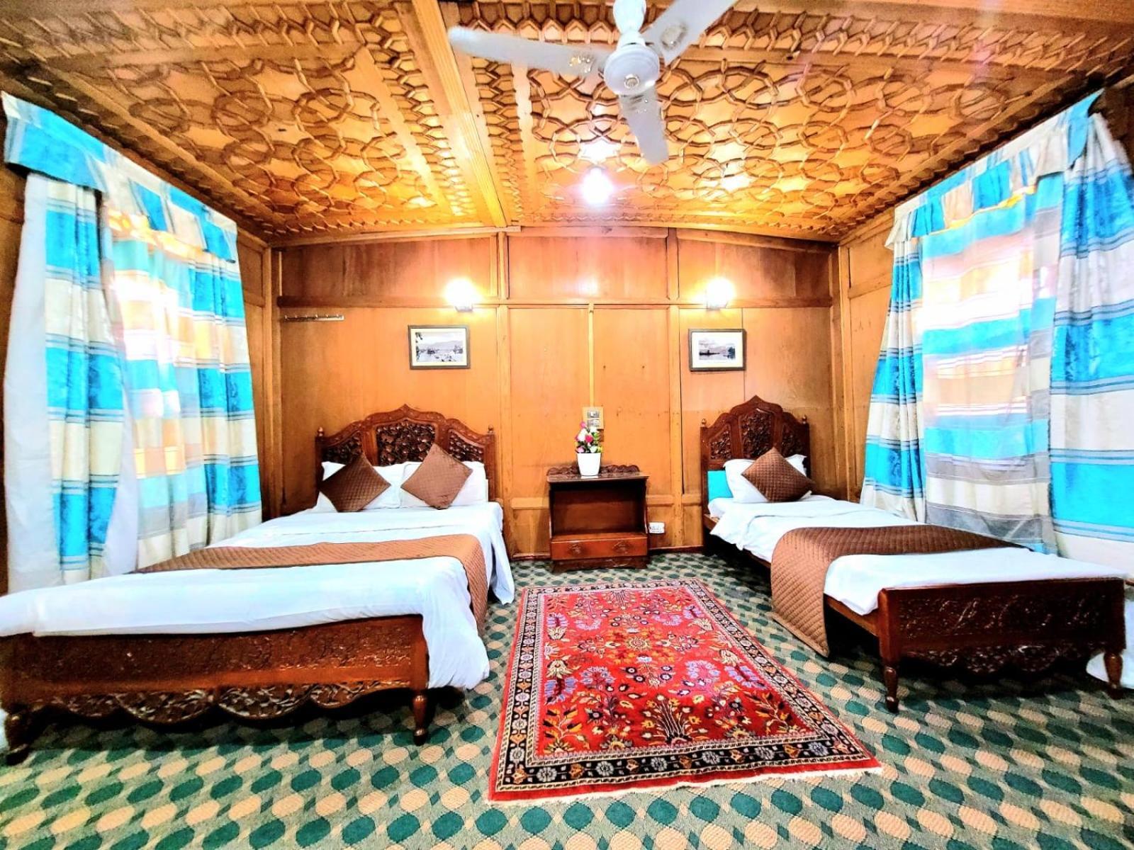 The Heritage Safina Group Of Houseboats Srīnagar Exteriér fotografie