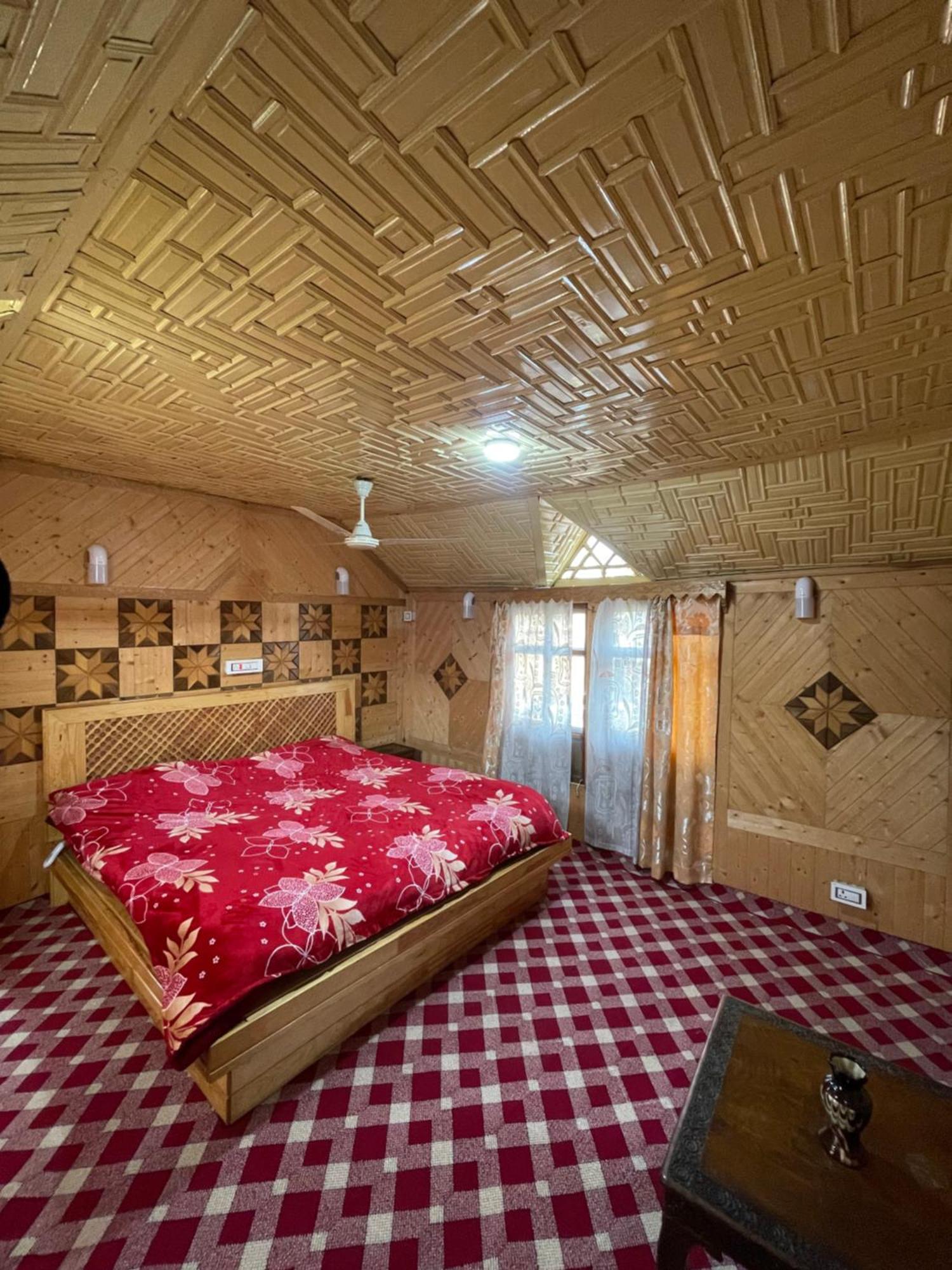 The Heritage Safina Group Of Houseboats Srīnagar Exteriér fotografie